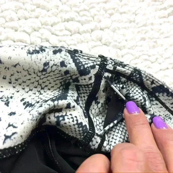 High Waisted Yoga Pants V Cross Waist Side Pocket Tummy Control Workout Legging - Picture 12 of 16